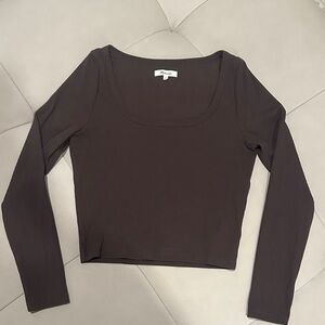 🔥4 for $20🔥 ✨CLOSET CLEAR OUT SALE✨ Brown Long Sleeve Ribbed Top